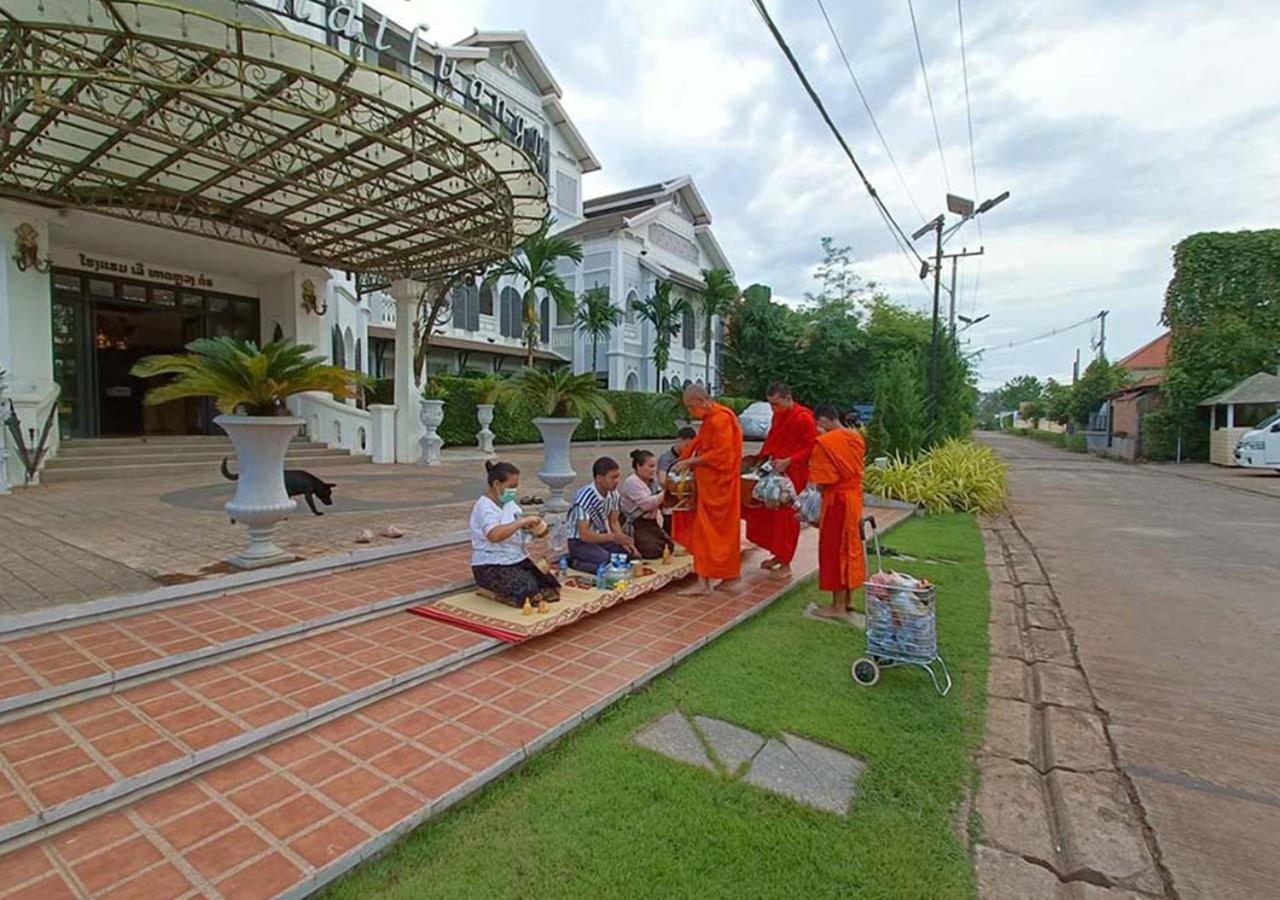 Le Thatluang D'Or Boutique Hotel Vientiane Bagian luar foto