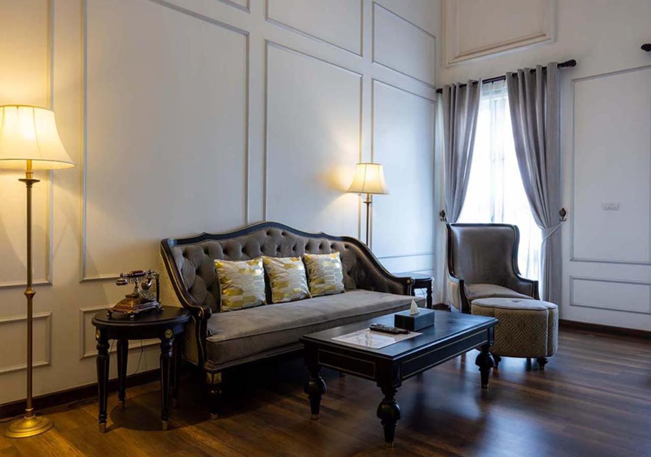 Le Thatluang D'Or Boutique Hotel Vientiane Bagian luar foto